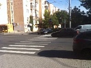 В рамках акции Госавтоинспекции и «Комсомольской правды» "Зебра" в никуда" на одном из пешеходных переходов нанесена новая дорожная разметка