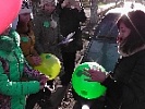 Школьники Дона вручают дисциплинированным участникам дорожного движения зелёные «наклейки безопасности»   