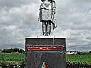 Донские автоинспекторы и их юные помощники провели линейку памяти у мемориала военным регулировщицам 