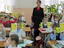 Юные пешеходы изучают ПДД с улыбкой и становятся заметнее на дорогах с помощью "смайликов"  