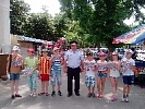 Сотрудники ГИБДД и их юные помощники напомнили пешеходам об изменениях административного законодательства, связанных с использованием светоотражающих элементов