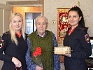 Сотрудники донской Госавтоинспекции поздравили участников Сталинградской битвы с праздником
