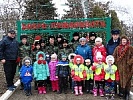 Воспитанники донского казачьего кадетского корпуса возглавили «шагающий автобус» дошкольников