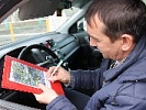 В Ростовской области сотрудники ГИБДД вручают автомобилистам уведомления об опасностях