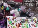 С помощью плакатов-обращений донские школьники призвали  автомобилистов соблюдать ПДД вблизи образовательных организаций   